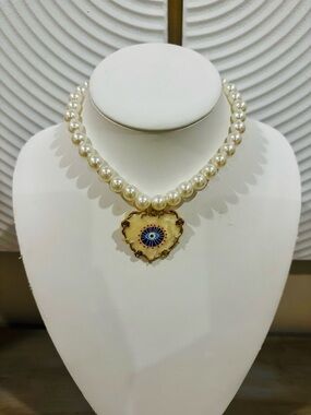 Pearl Necklace with Heart Eye Pendant - Ivory